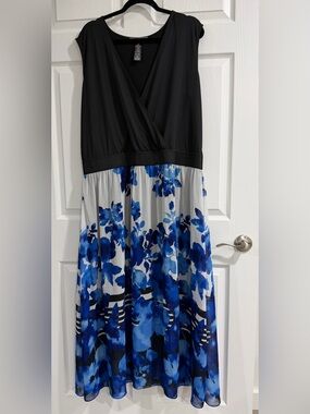 Signature Collection Black & Blue Floral V-Neck Women’s Dress